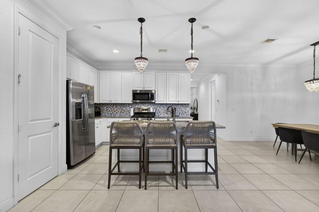 886 Ember Ridge, Loxahatchee, FL 33470