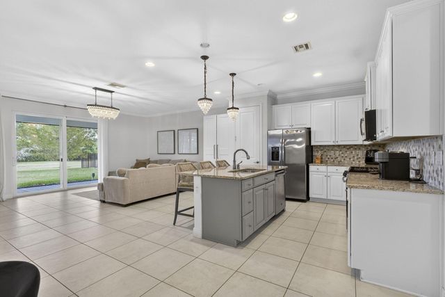 886 Ember Ridge, Loxahatchee, FL 33470