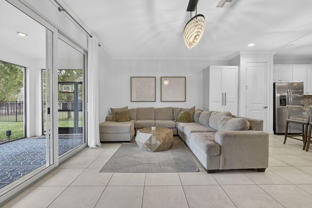 886 Ember Ridge, Loxahatchee, FL 33470