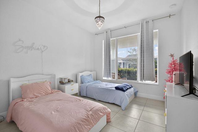 886 Ember Ridge, Loxahatchee, FL 33470