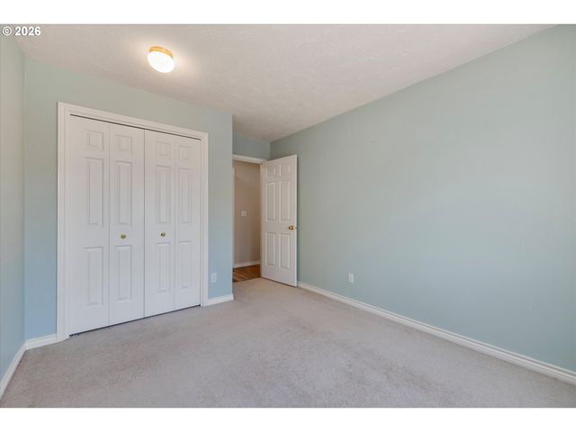 18918 HIGHLAND Dr, Oregon City, OR 97045
