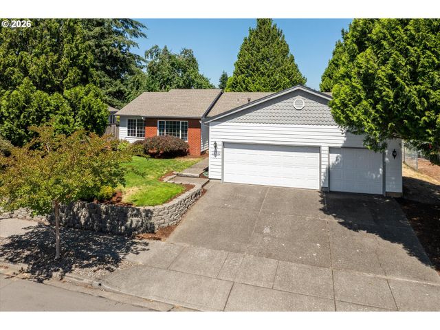 18918 HIGHLAND Dr, Oregon City, OR 97045
