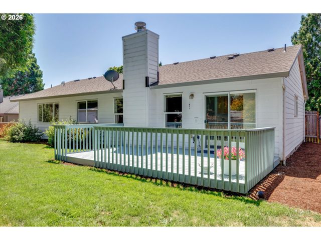 18918 HIGHLAND Dr, Oregon City, OR 97045