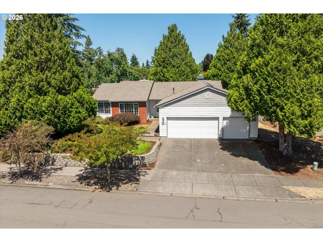 18918 HIGHLAND Dr, Oregon City, OR 97045