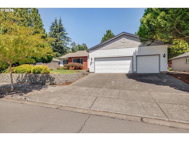 18918 HIGHLAND Dr, Oregon City, OR 97045