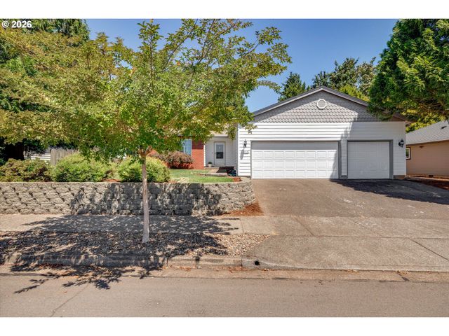 18918 HIGHLAND Dr, Oregon City, OR 97045