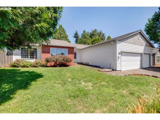 18918 HIGHLAND Dr, Oregon City, OR 97045