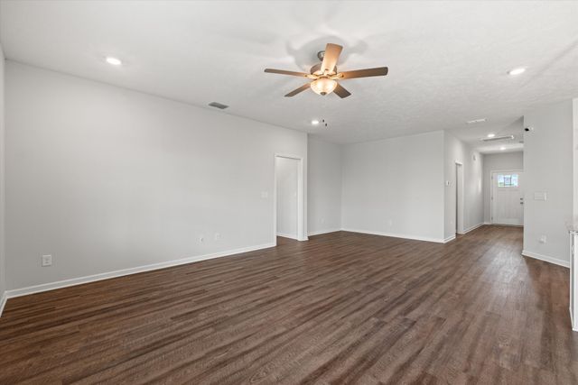 26 Mimosa Dr, Decherd, TN 37324