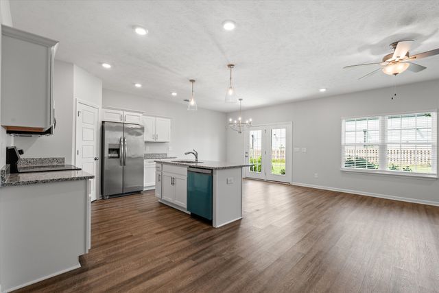 26 Mimosa Dr, Decherd, TN 37324