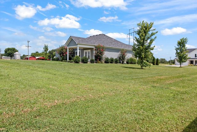 26 Mimosa Dr, Decherd, TN 37324