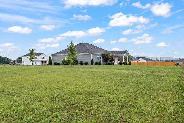 26 Mimosa Dr, Decherd, TN 37324