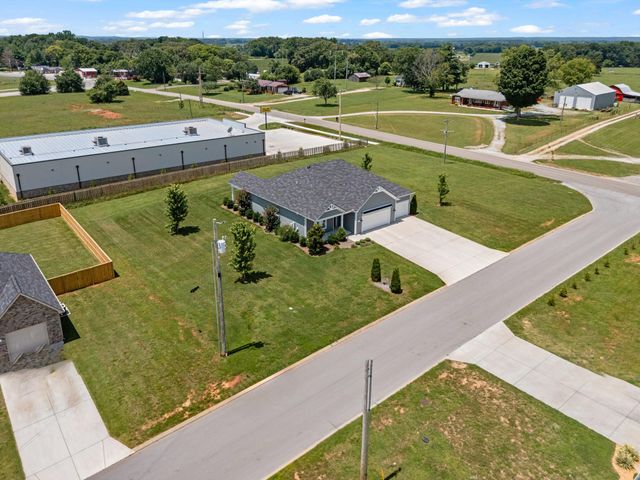 26 Mimosa Dr, Decherd, TN 37324