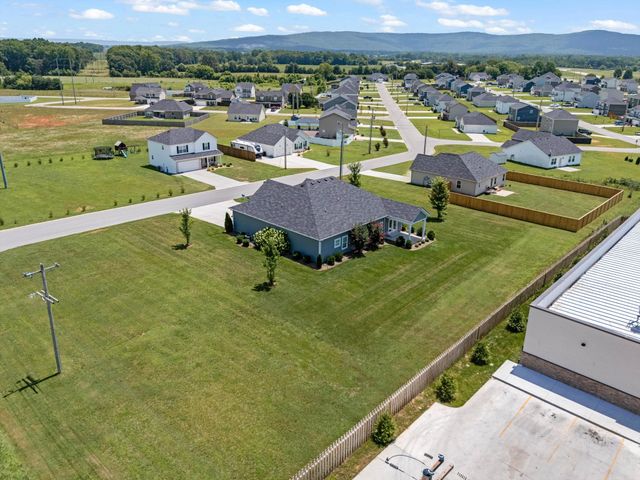 26 Mimosa Dr, Decherd, TN 37324