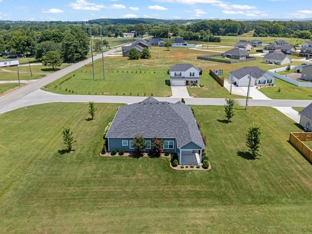 26 Mimosa Dr, Decherd, TN 37324