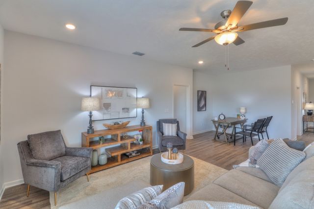 26 Mimosa Dr, Decherd, TN 37324