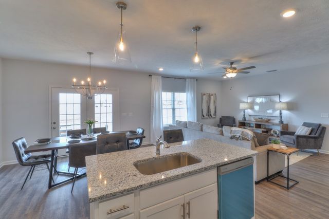 26 Mimosa Dr, Decherd, TN 37324