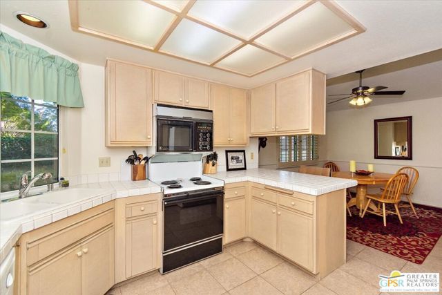 77733 S Calle Las Brisas, Palm Desert, CA 92211