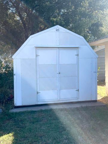 609 Meadow Lane, Frederick, OK 73542