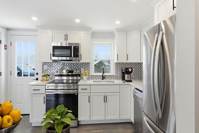 24 Hazelmoor Rd, Yarmouth, MA 02664