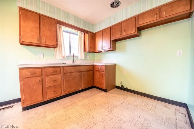 6498 Edgehurst Drive, Brook Park, OH 44142