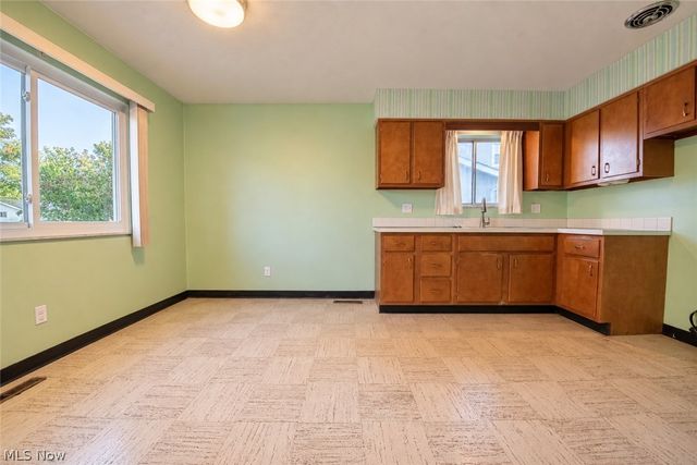 6498 Edgehurst Drive, Brook Park, OH 44142