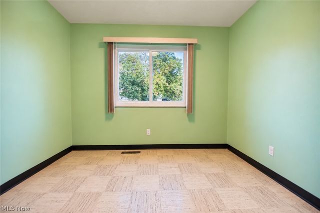6498 Edgehurst Drive, Brook Park, OH 44142