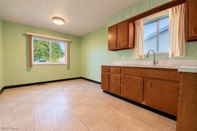 6498 Edgehurst Drive, Brook Park, OH 44142