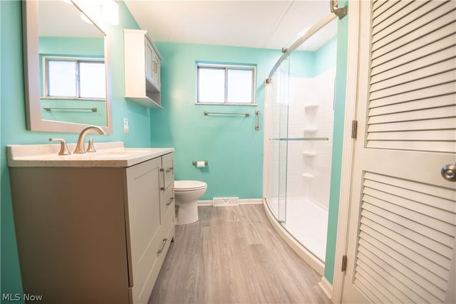 6498 Edgehurst Drive, Brook Park, OH 44142