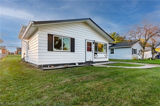 6498 Edgehurst Drive, Brook Park, OH 44142