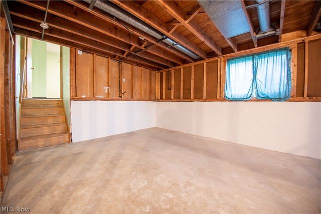 6498 Edgehurst Drive, Brook Park, OH 44142