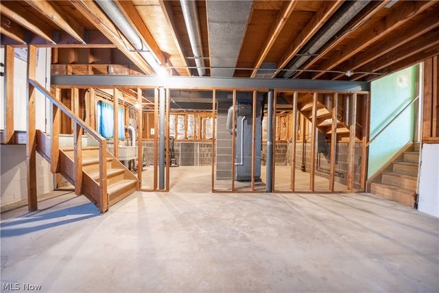 6498 Edgehurst Drive, Brook Park, OH 44142