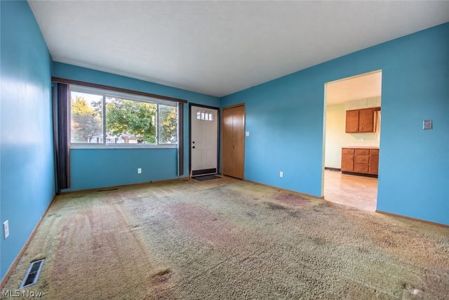 6498 Edgehurst Drive, Brook Park, OH 44142