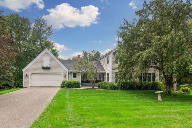 2775 White Oak Circle, Orono, MN 55356