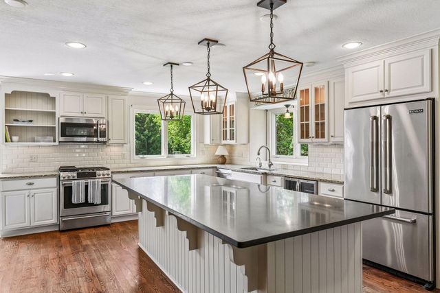2775 White Oak Circle, Orono, MN 55356