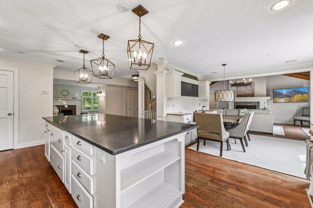 2775 White Oak Circle, Orono, MN 55356
