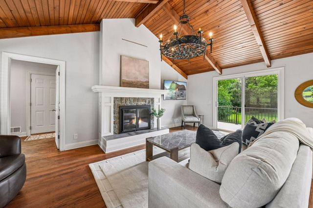 2775 White Oak Circle, Orono, MN 55356