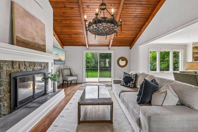 2775 White Oak Circle, Orono, MN 55356