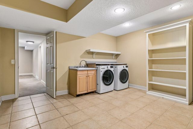 2775 White Oak Circle, Orono, MN 55356