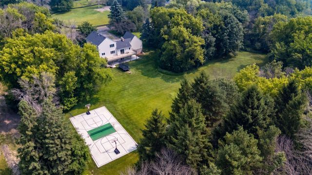 2775 White Oak Circle, Orono, MN 55356