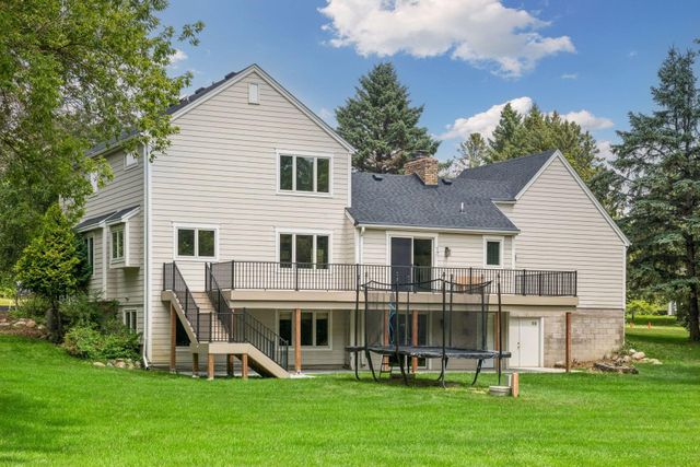 2775 White Oak Circle, Orono, MN 55356