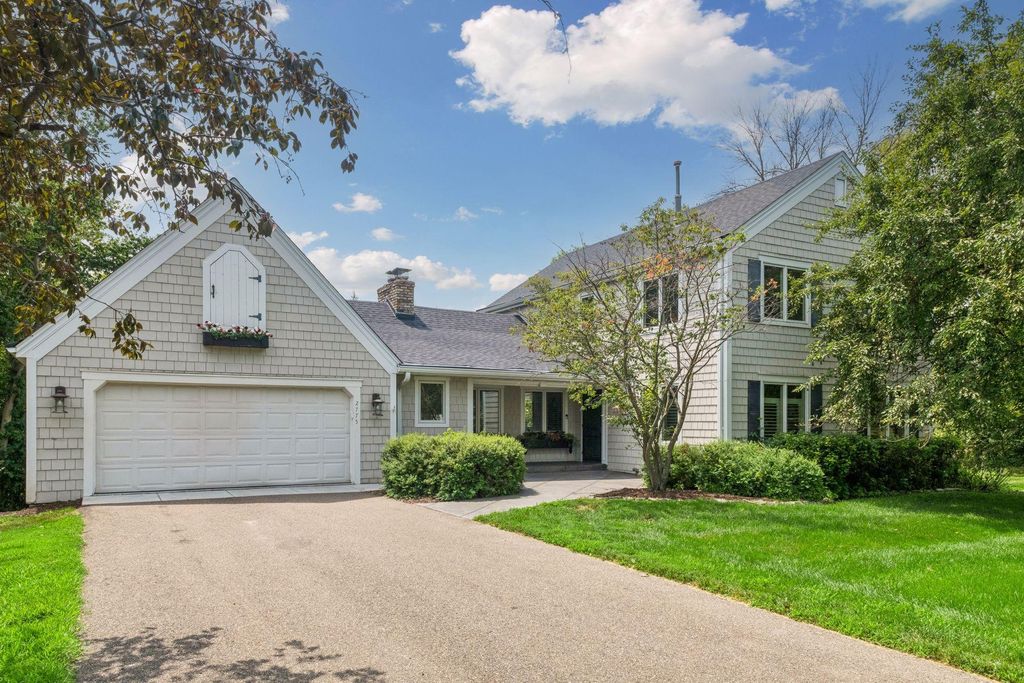 2775 White Oak Circle, Orono, MN 55356