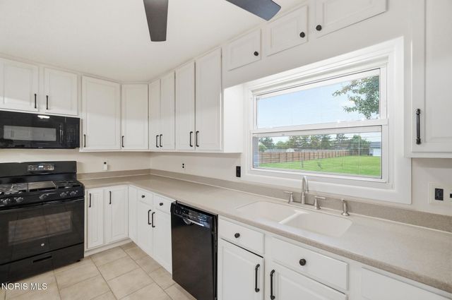 1451 Cass Road, Maumee, OH 43537