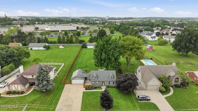 1451 Cass Road, Maumee, OH 43537