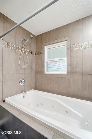 1451 Cass Road, Maumee, OH 43537