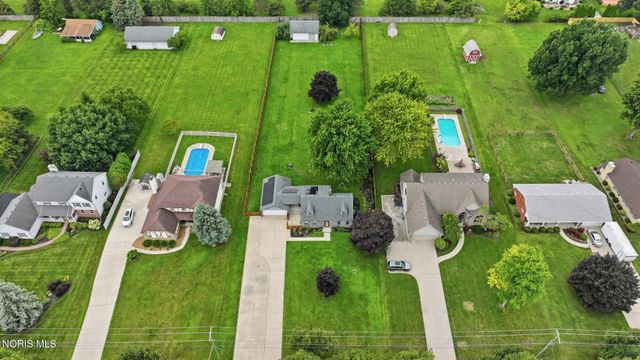 1451 Cass Road, Maumee, OH 43537