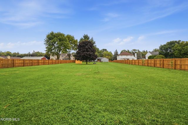 1451 Cass Road, Maumee, OH 43537