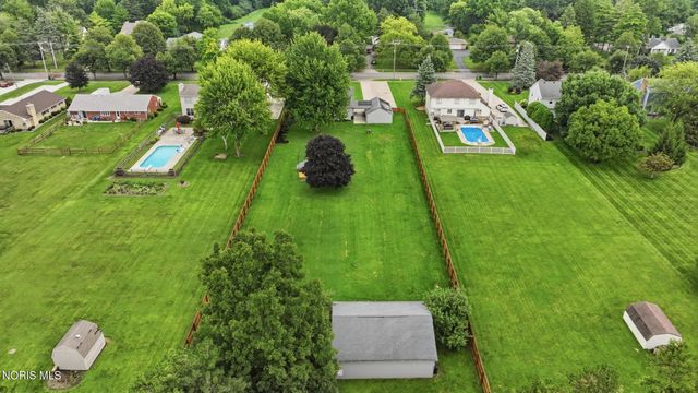 1451 Cass Road, Maumee, OH 43537