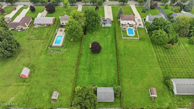 1451 Cass Road, Maumee, OH 43537