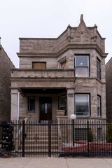 3402 W Lexington Street, Chicago, IL 60624