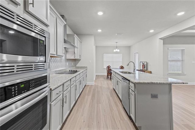 9002 Amelia Drive, Mobile, AL 36695